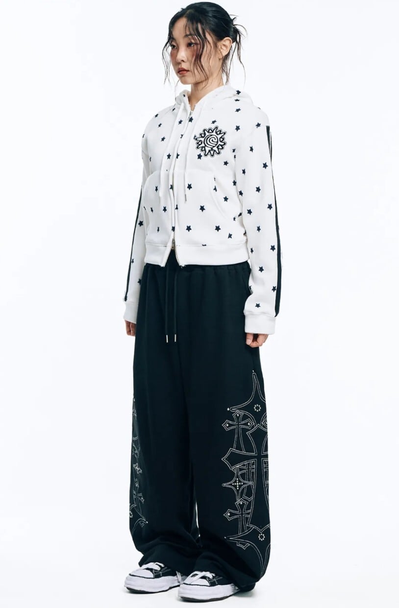 ★TWICE ミナ 着用！！【EASYNOEASY】Stud Needle Work Sweat Pants-Black