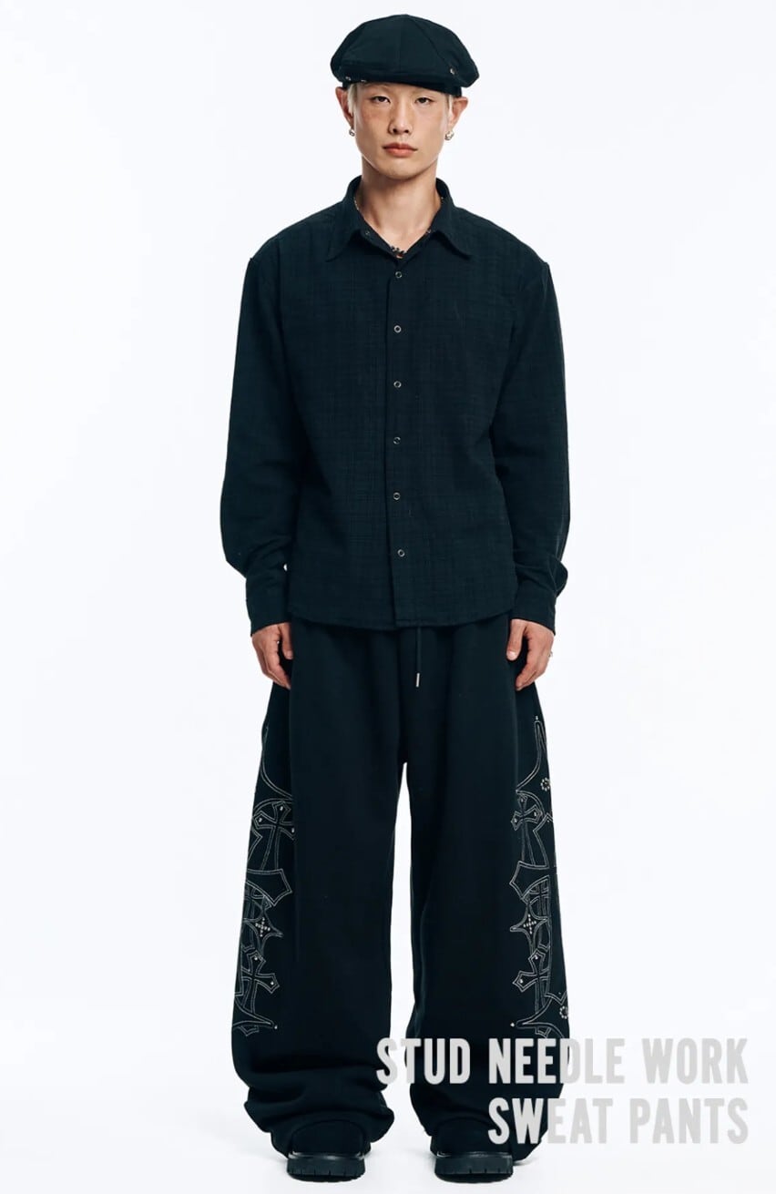 ★TWICE ミナ 着用！！【EASYNOEASY】Stud Needle Work Sweat Pants-Black