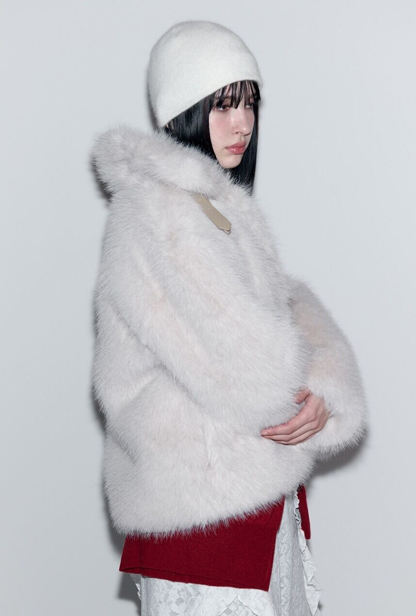 ☆rolarola人気商品最低価！！★IVE ウォニョン 着用！！【rolarola】COLLAR FUR JACKET IVORY