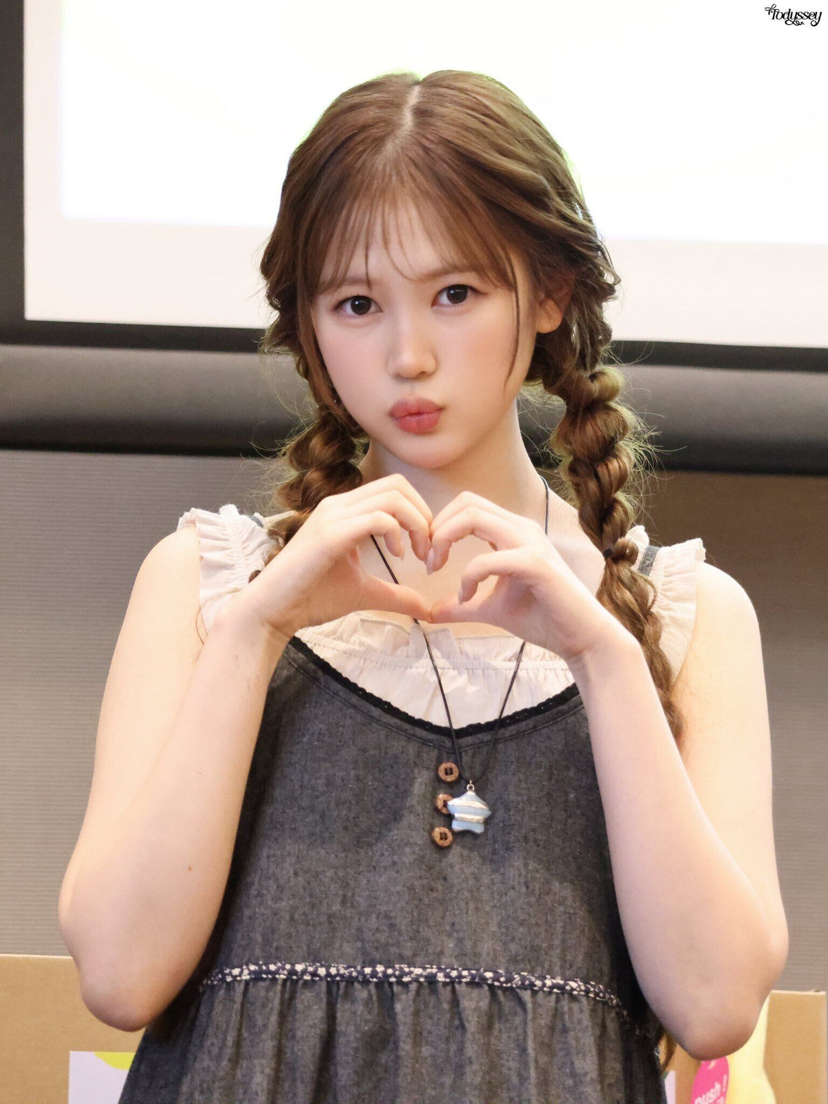 ★Hearts2Hearts イェオン 着用！【hug your skin】 Tiered mori sleeveless (Denim)