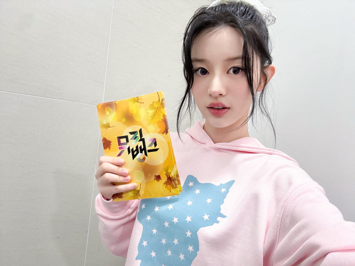 ★ILLIT ミンジュ 着用！！【SHAKIRI】STARLIGHT KIRI CROPPED HOODIE (PINK)