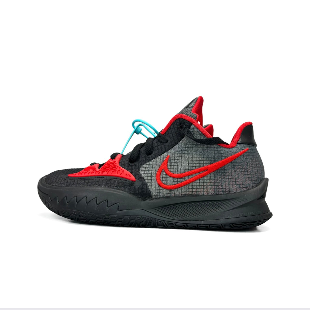 Kyrie low 4