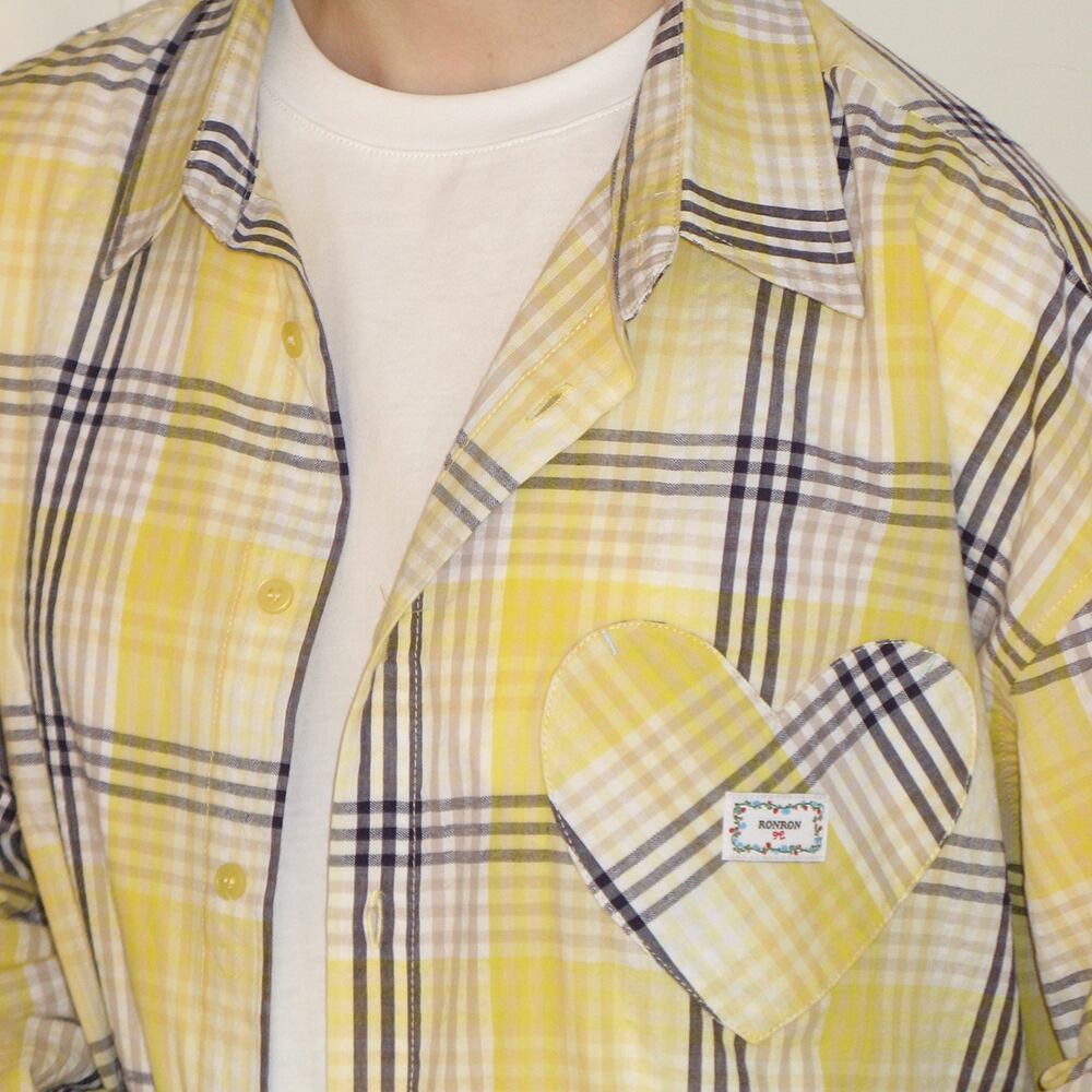 ★ILLIT ウォンヒ 着用！！【RONRON】CHECK STITCH HEART POCKET OVER FIT SHIRT YELLOW