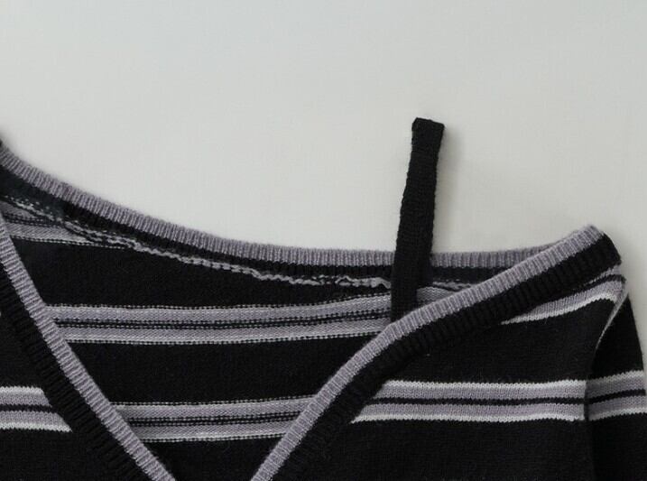☆rolarola人気商品最低価！！★IVE ウォニョン 着用！！【rolarola】ONE OFF SHOULDER STRIPE WOOL BLENDED CARDIGAN BLACK