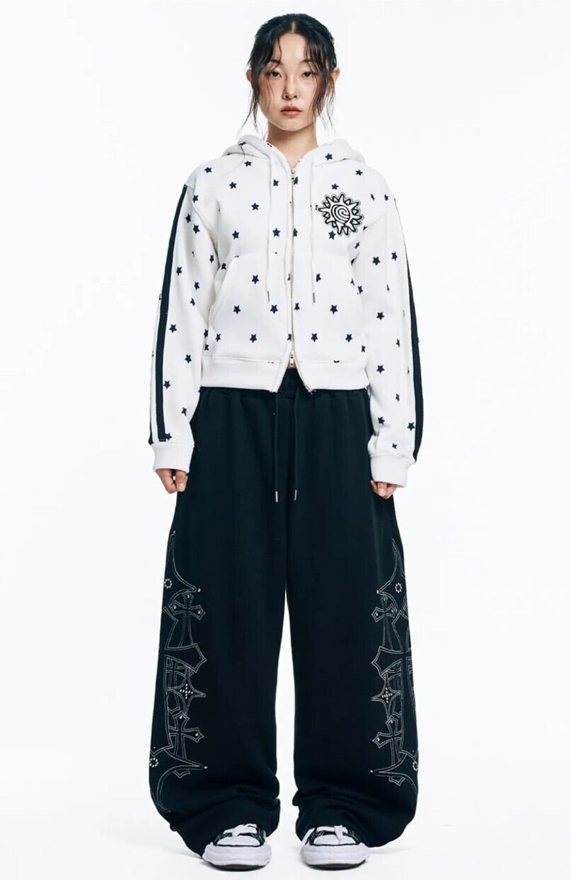 ★TWICE ミナ 着用！！【EASYNOEASY】Stud Needle Work Sweat Pants-Black
