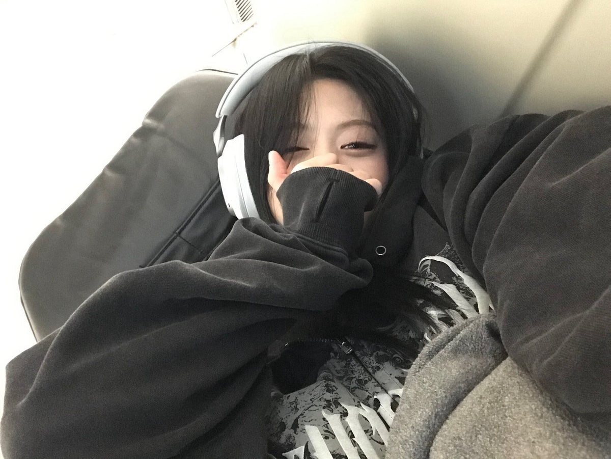 ★BABYMONSTER アヒョン 着用！【NOMANUAL】DARK CREST HOODED ZIP-UP - WASHED BLACK